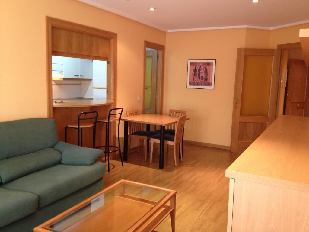 Apartamentos Turisticos Puerta De León Dış mekan fotoğraf