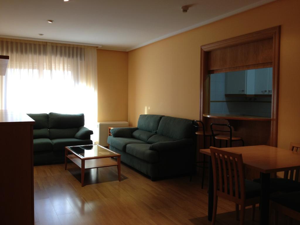 Apartamentos Turisticos Puerta De León Dış mekan fotoğraf
